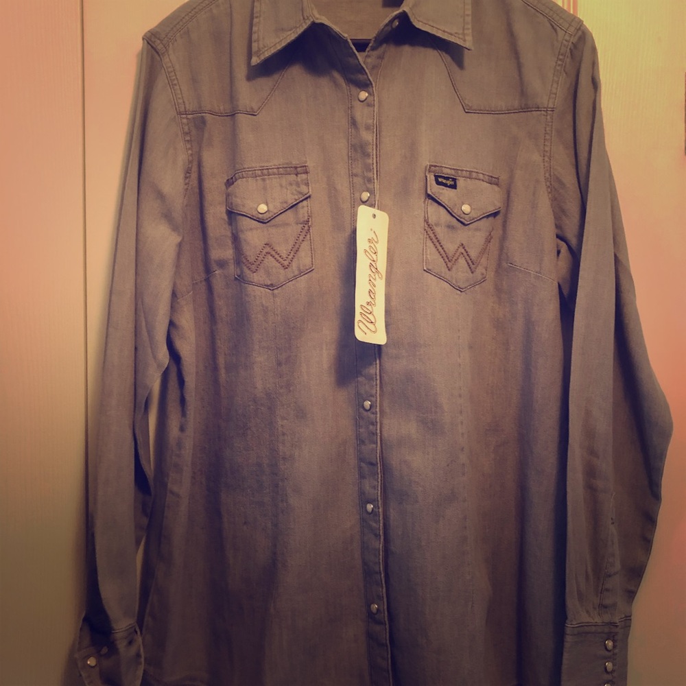 SOLD. Wrangler Grey Denim Button Down Shirt